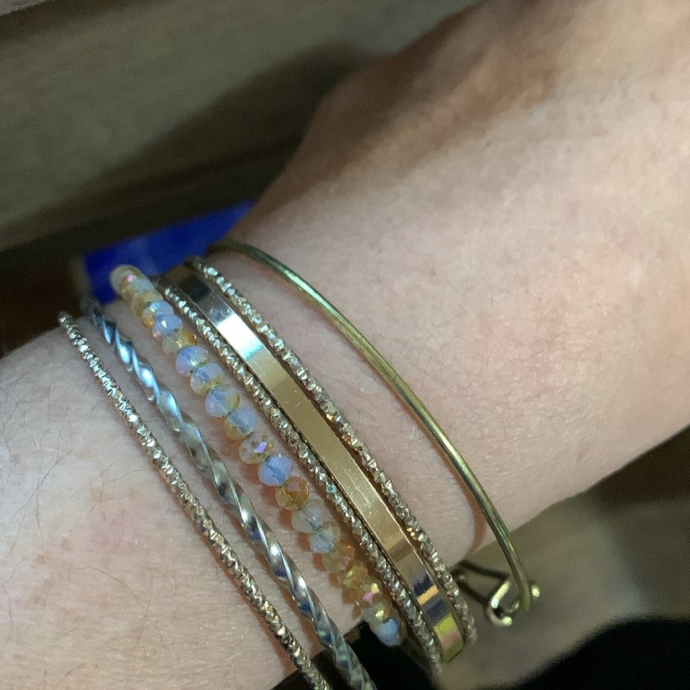 Seven bracelets* - Picture 4 of 7